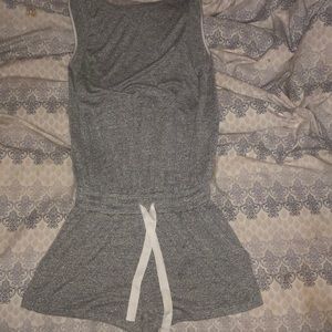 Grey muscle-t romper